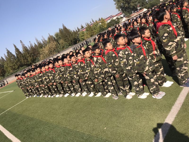 金秋“最美课间操” 蓝天下一群可爱的人
